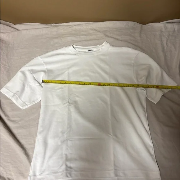 Uniqlo Men's Airism White Short Sleeve Tee - Picture 2 of 5